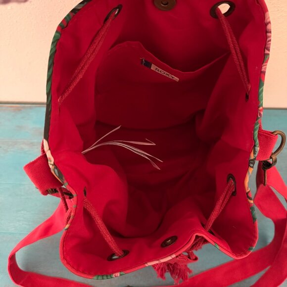 Roxy Tropical Print Red Canvas & Straw Bucket Bag Crossbody NWOT - Picture 5 of 9